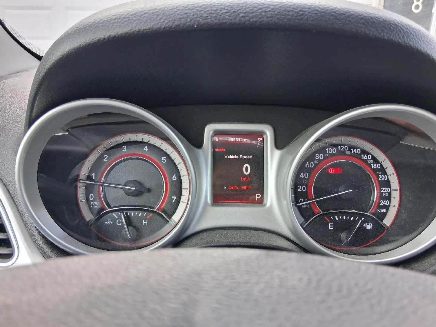 2012 Dodge Journey R/T AWD Sports Utility – Only 65,000 km image indicator(4)