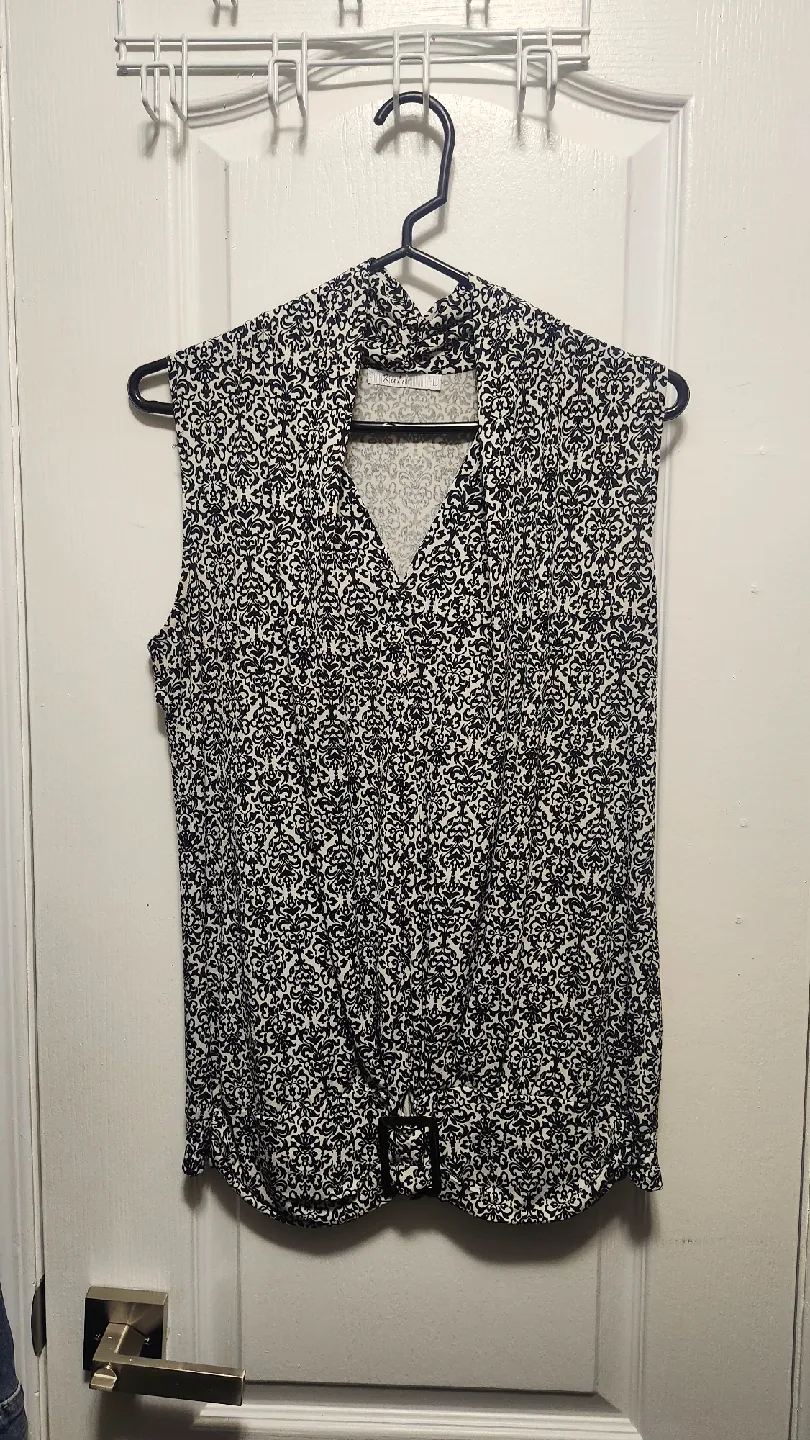 Katie sleeveless blouse - size L thumbnail