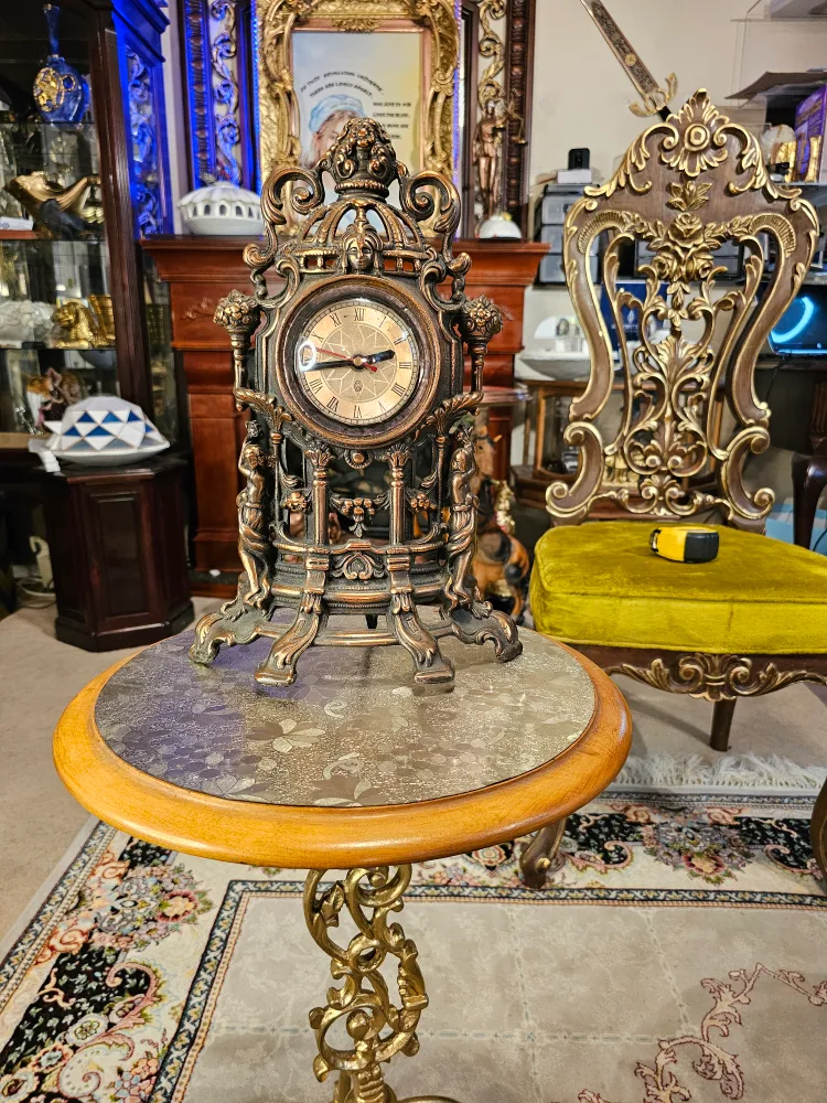 Ornate Vintage Table Clock - Bronze image indicator(5)
