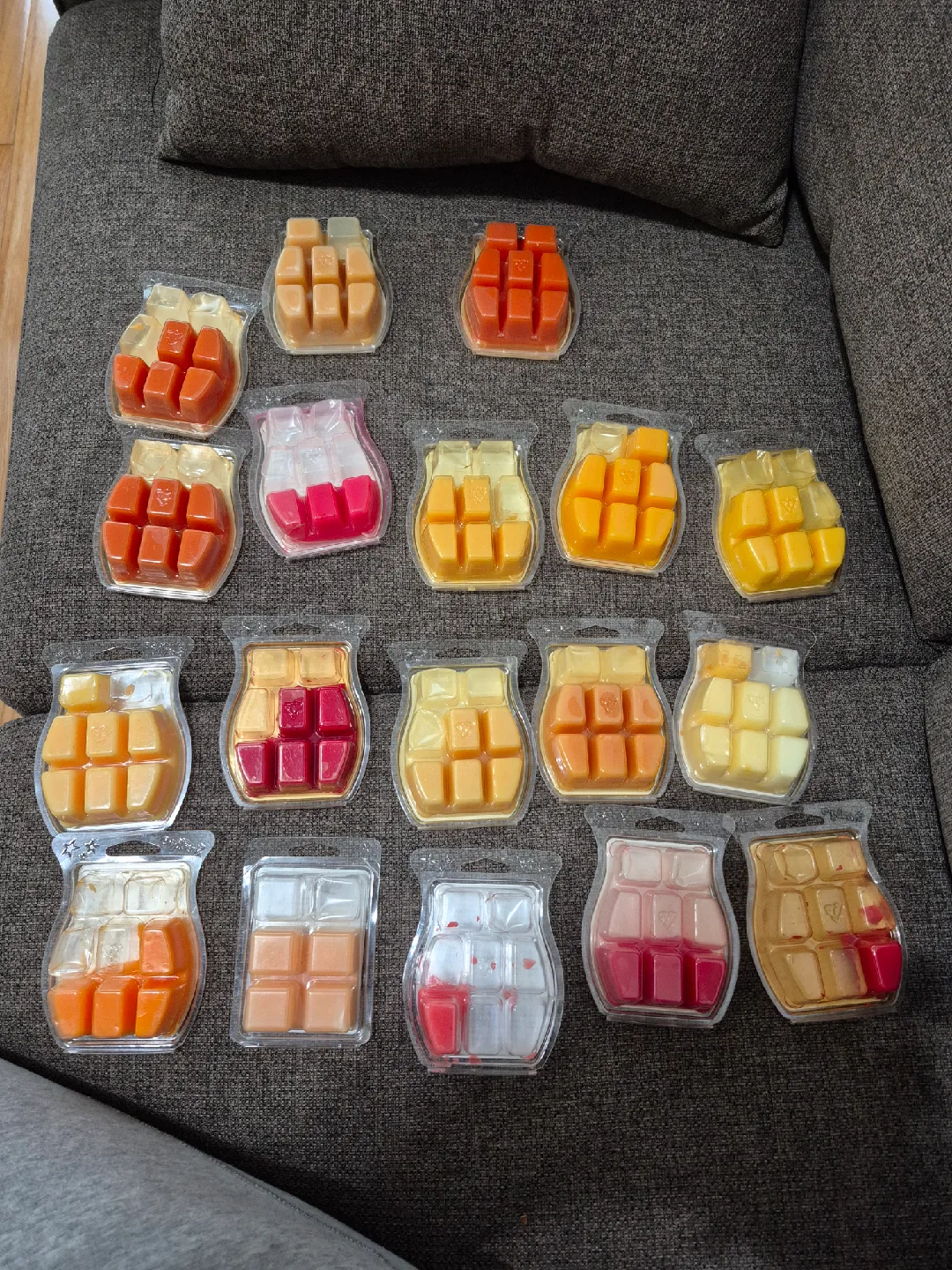 Scentsy Wax Bars - Variety of Scents image indicator(2)