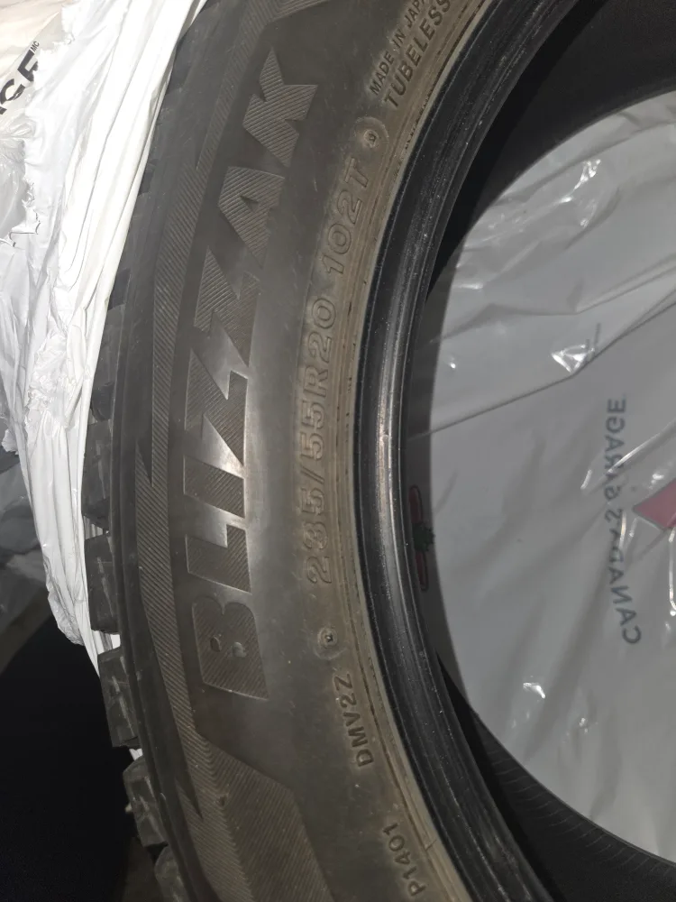 Bridgestone   235/55R20 Winter Tire image indicator(4)