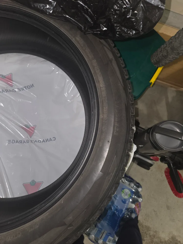 Bridgestone   235/55R20 Winter Tire image indicator(6)