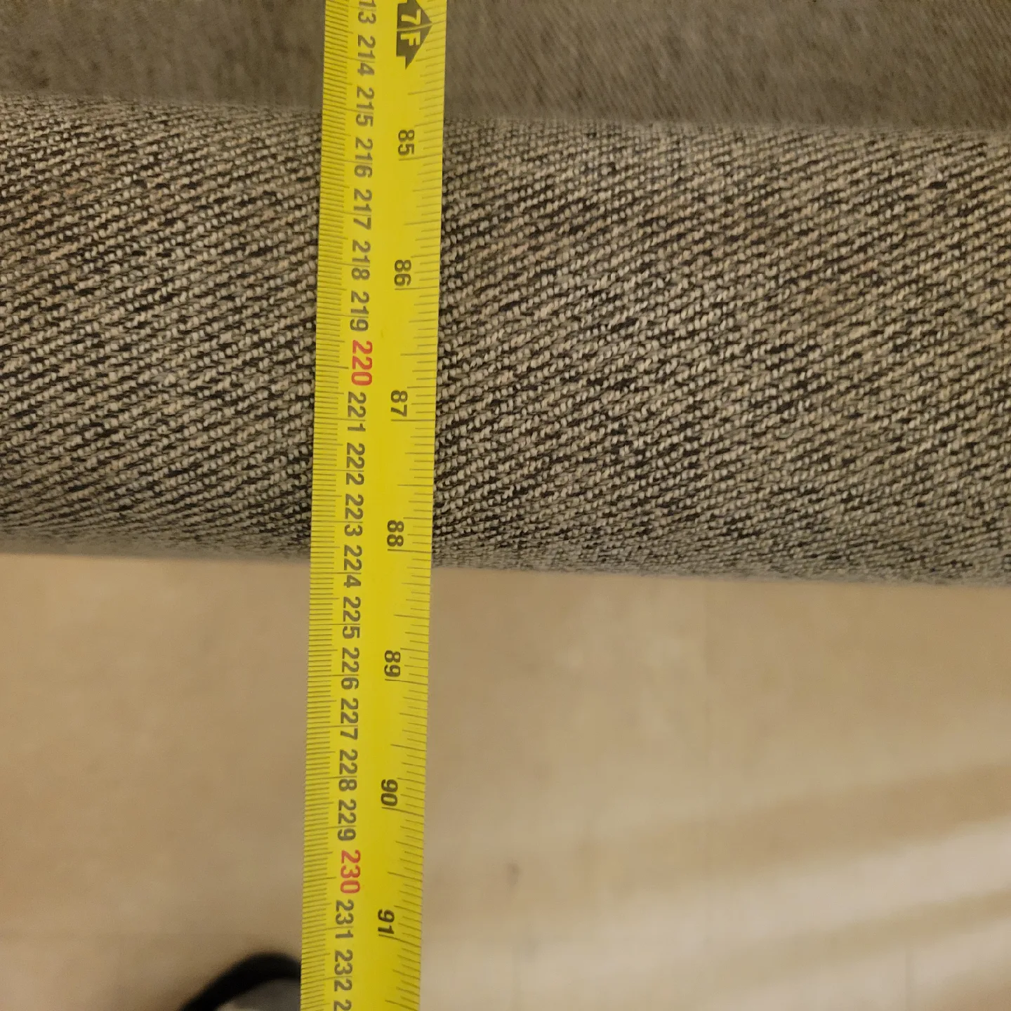 Grey Tufted Sofa 88"×36" image indicator(6)