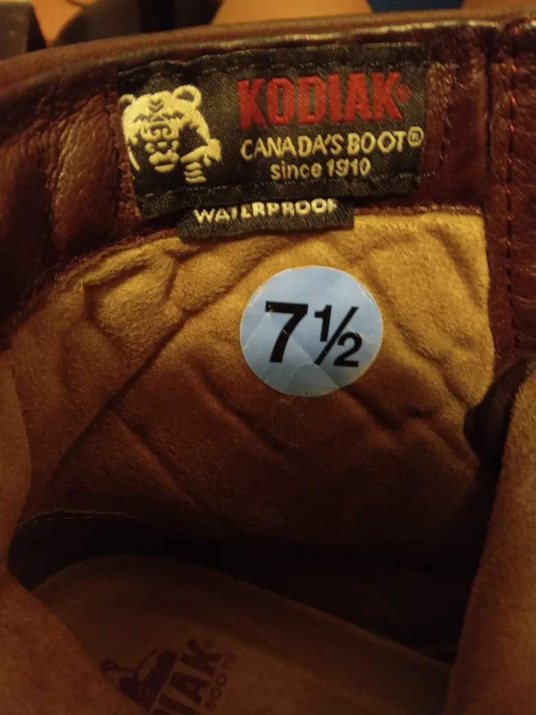 Womens Kodiak waterproof boot image indicator(2)