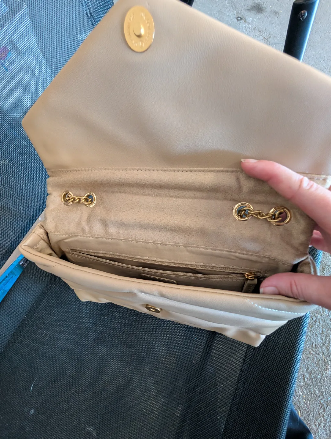 H&M Beige Quilted Shoulder Bag image indicator(2)