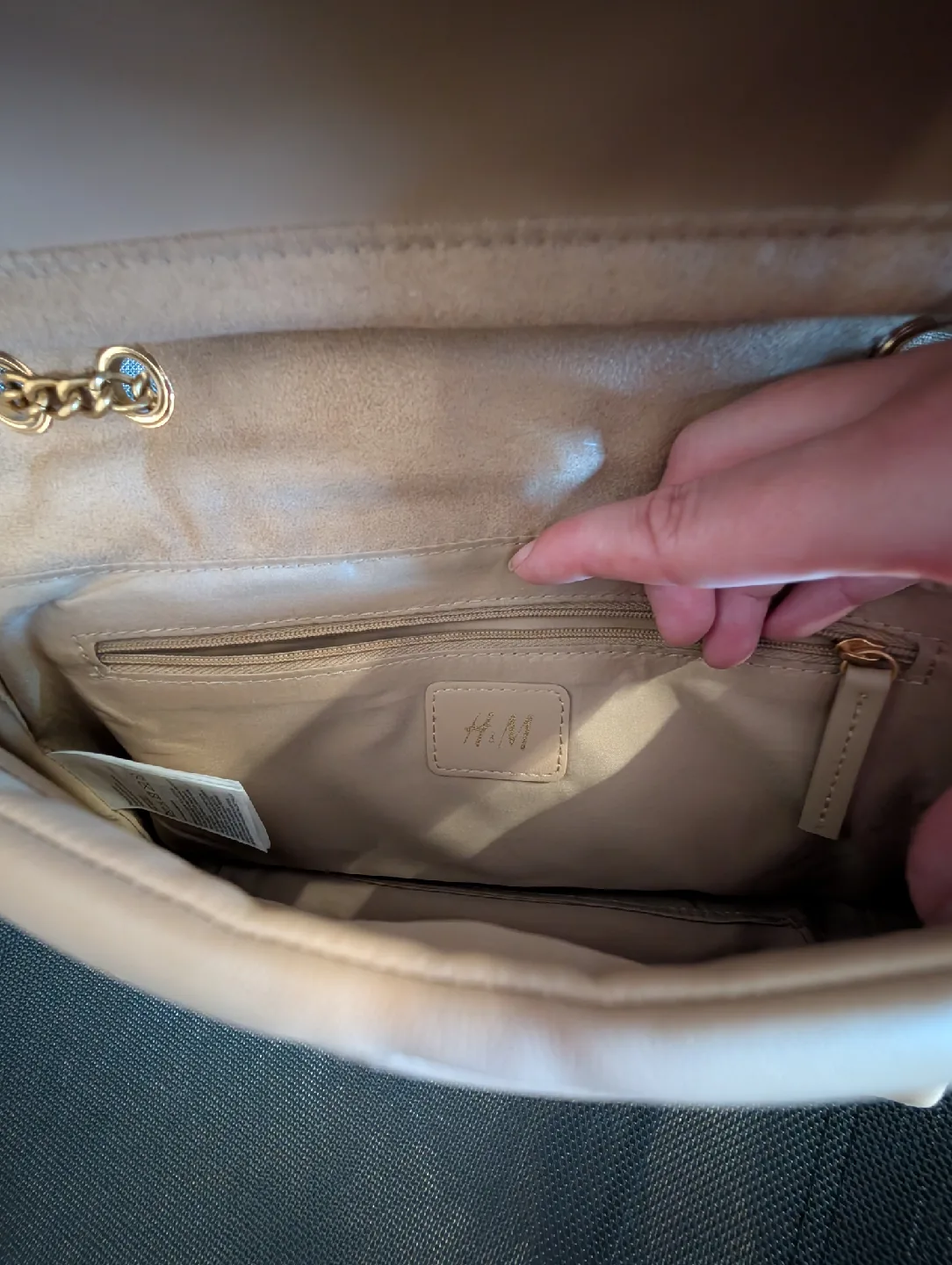 H&M Beige Quilted Shoulder Bag image indicator(3)