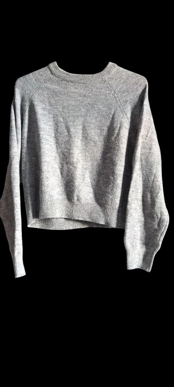 H&M Gray Cropped Sweater - Size M