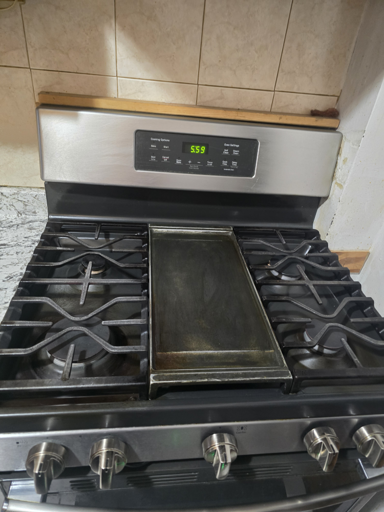 GE 30" Free-Standing Gas Convection Range JGB700SEJSS - photo 3