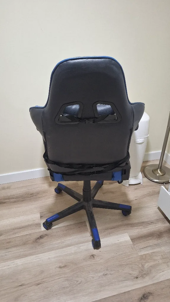 Blue and Black Gaming Chair image indicator(3)