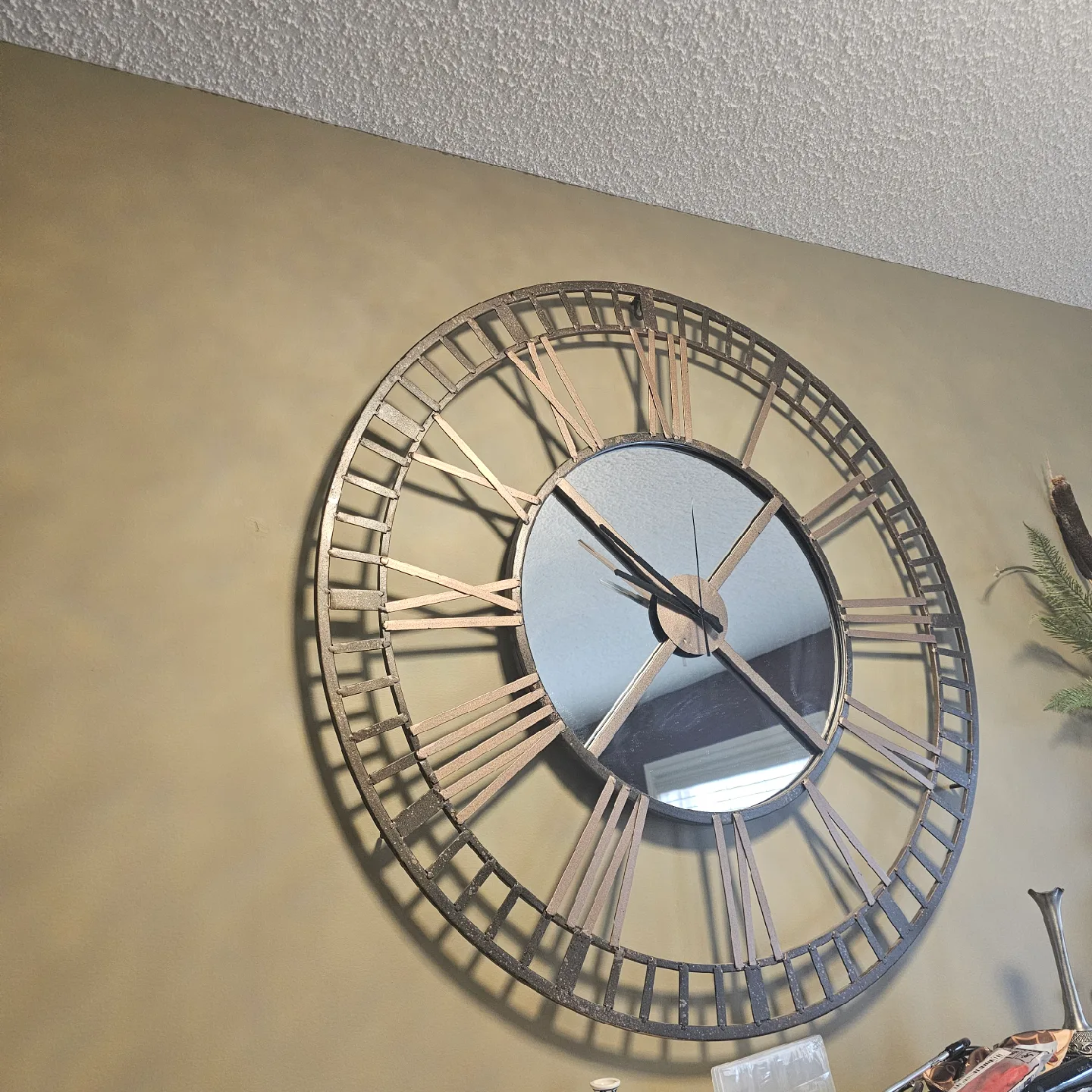 Large Roman Numeral Wall Clock image indicator(2)
