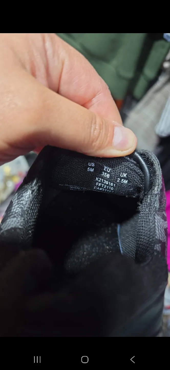 DKNY Sneakers US 5M image indicator(2)