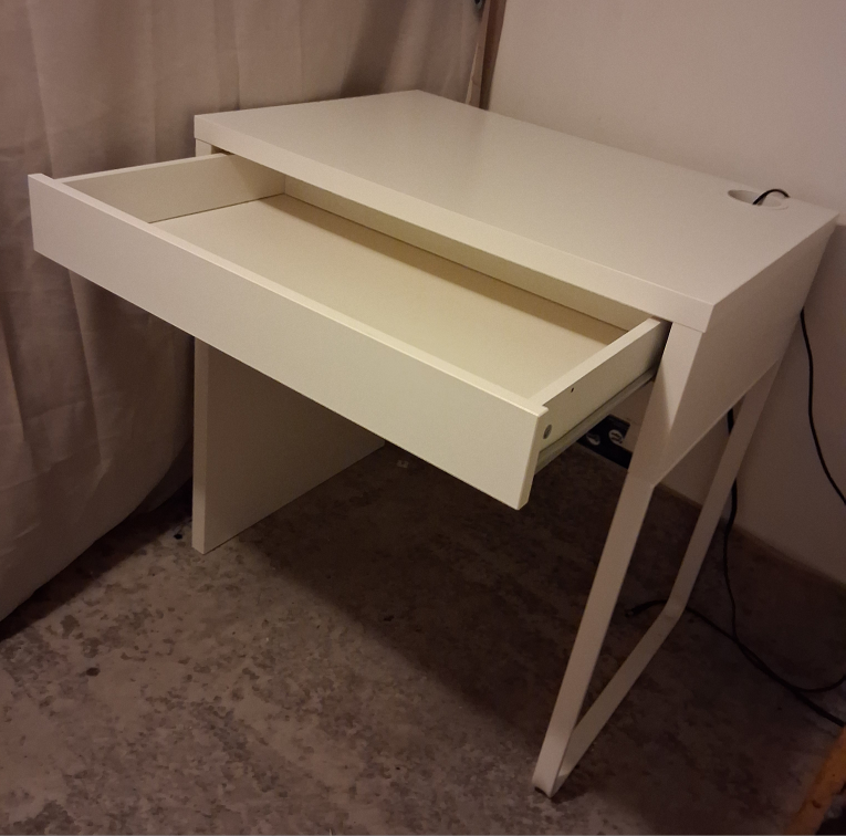 IKEA MICKE White Desk - photo 2