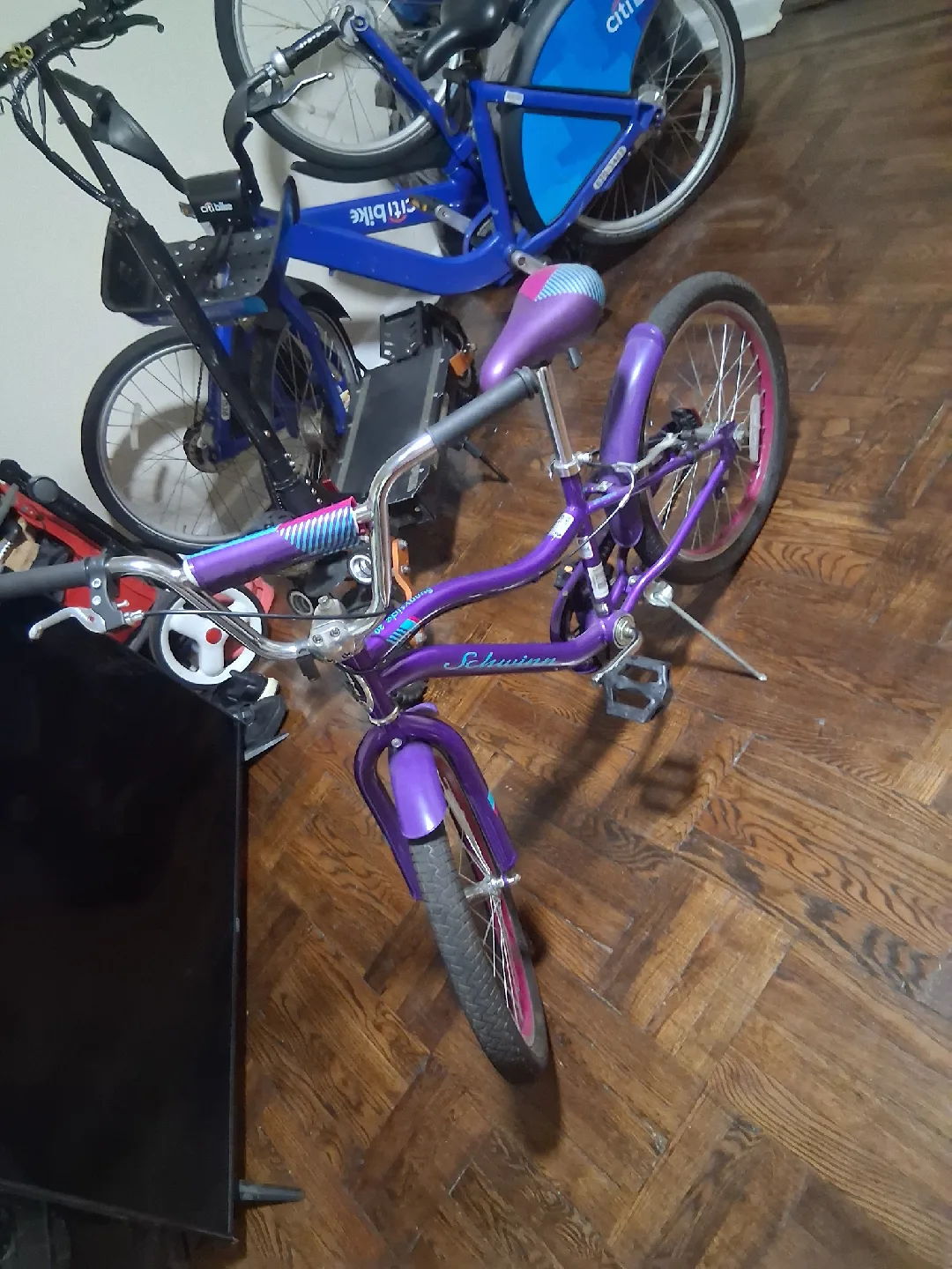 Schwinn Lil Sting-Ray 20" Purple Bike thumbnail