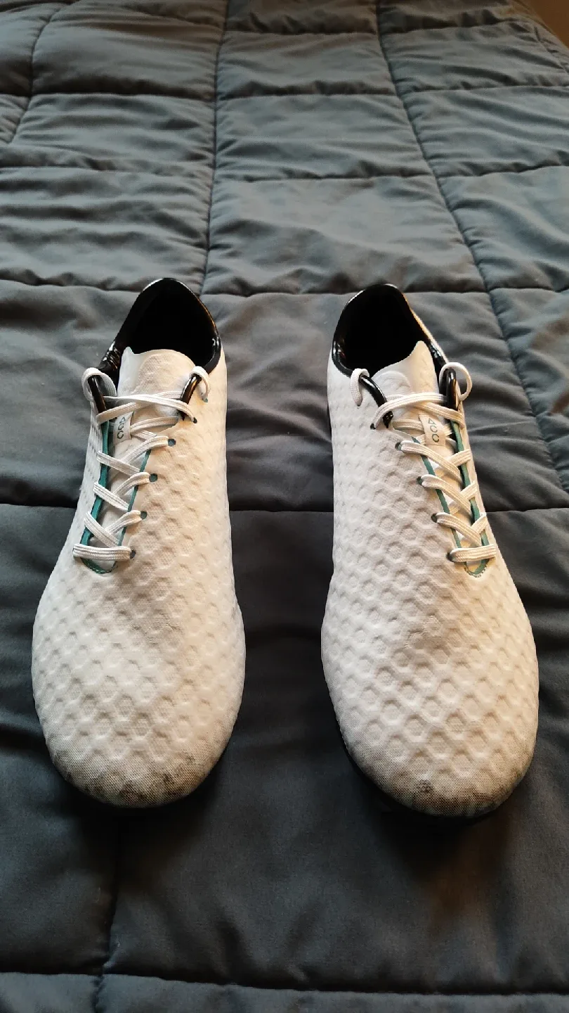 Hypervenom elite hydra football boots image indicator(3)