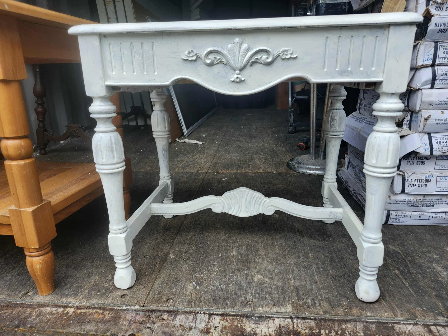 White Painted Lift-Top Side Table image indicator(3)