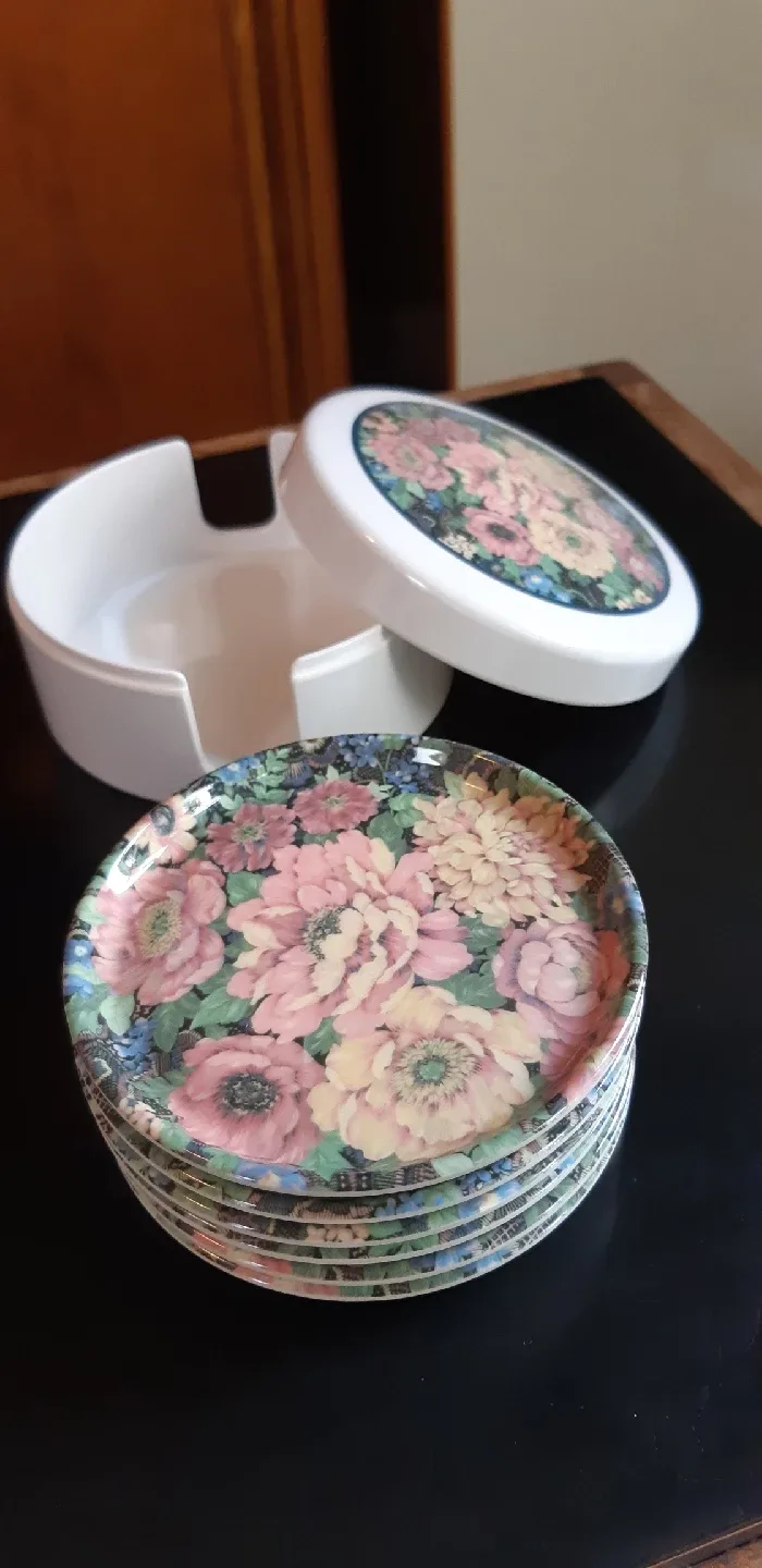 Cloverleaf Floral Coasters with Holder image indicator(2)