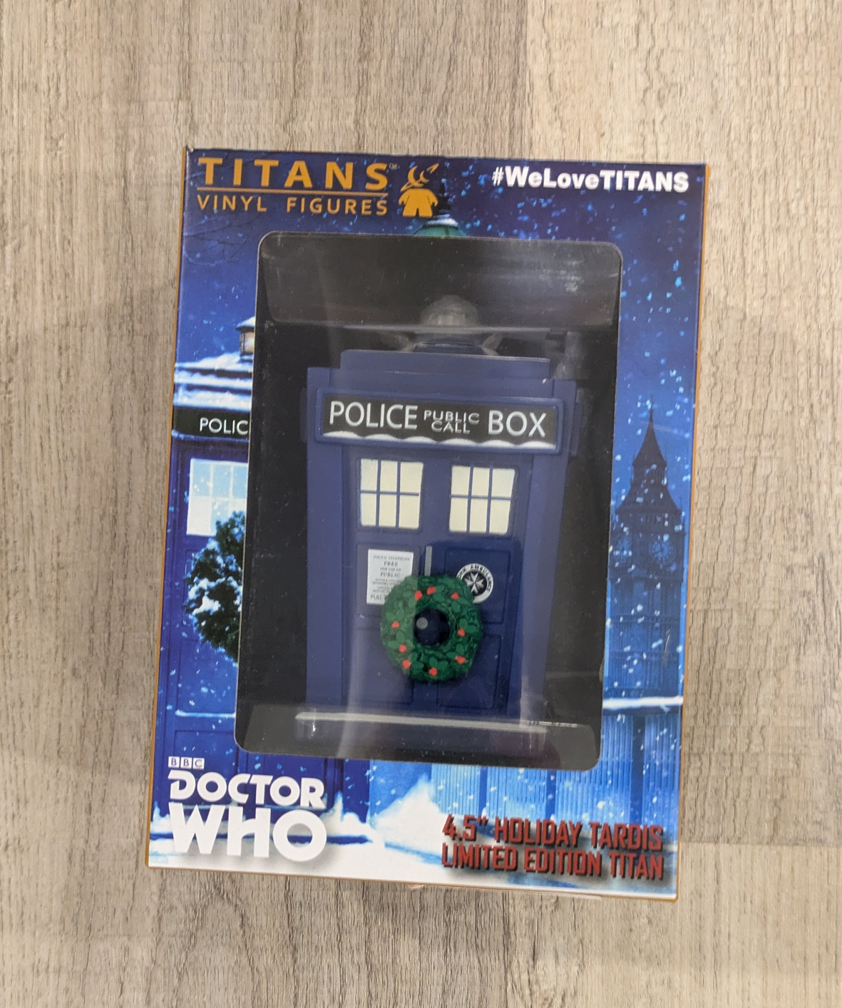 Doctor Who Christmas TARDIS