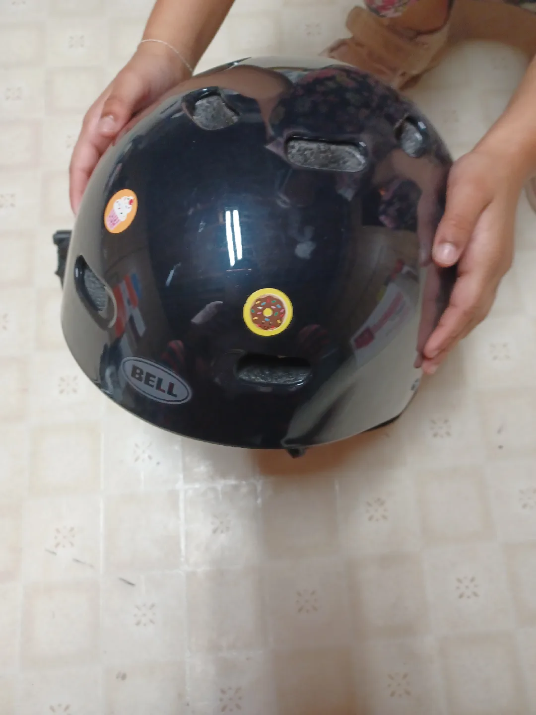 Bell Black Helmet image indicator(2)