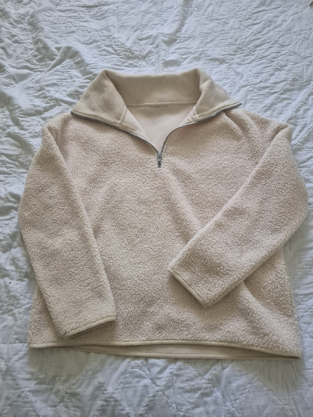 Beige Fleece Pullover - Cozy & Stylish!