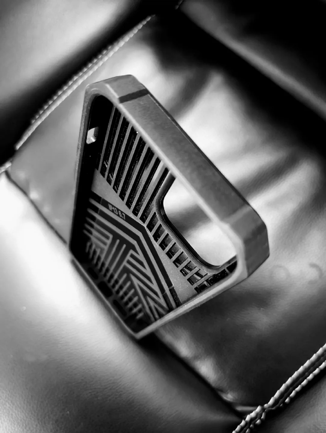 iPhone 13 6.7/13 Pro Black Phone Case🥕 image indicator(4)