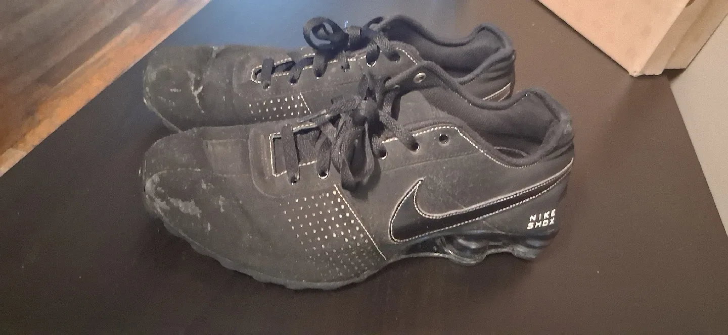 Nike Shox Black Sneakers, Size 9.5 image indicator(4)