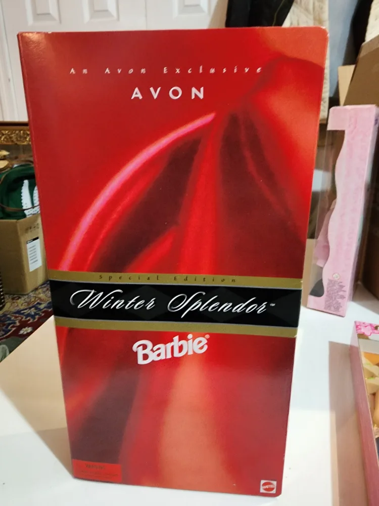 Avon Winter Splendor Barbie 1996 image indicator(2)