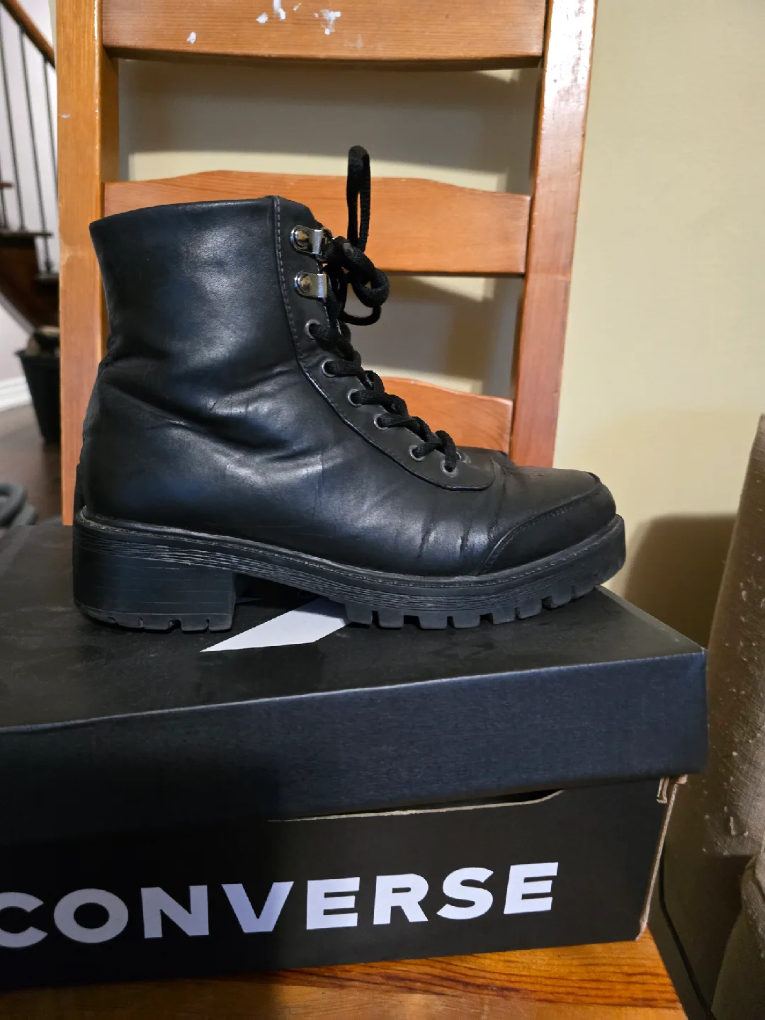 Black Boots image indicator(2)