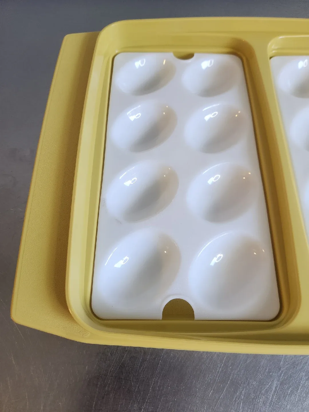 Vintage Tupperware Deviled Egg Tray Carrier - Yellow image indicator(3)