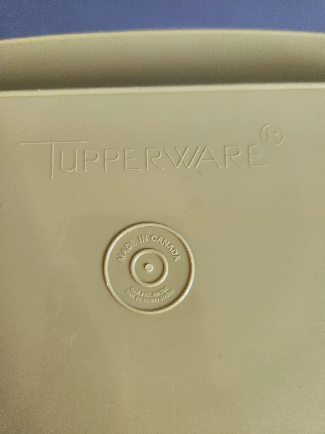 Vintage Tupperware Deviled Egg Tray Carrier - Yellow image indicator(8)