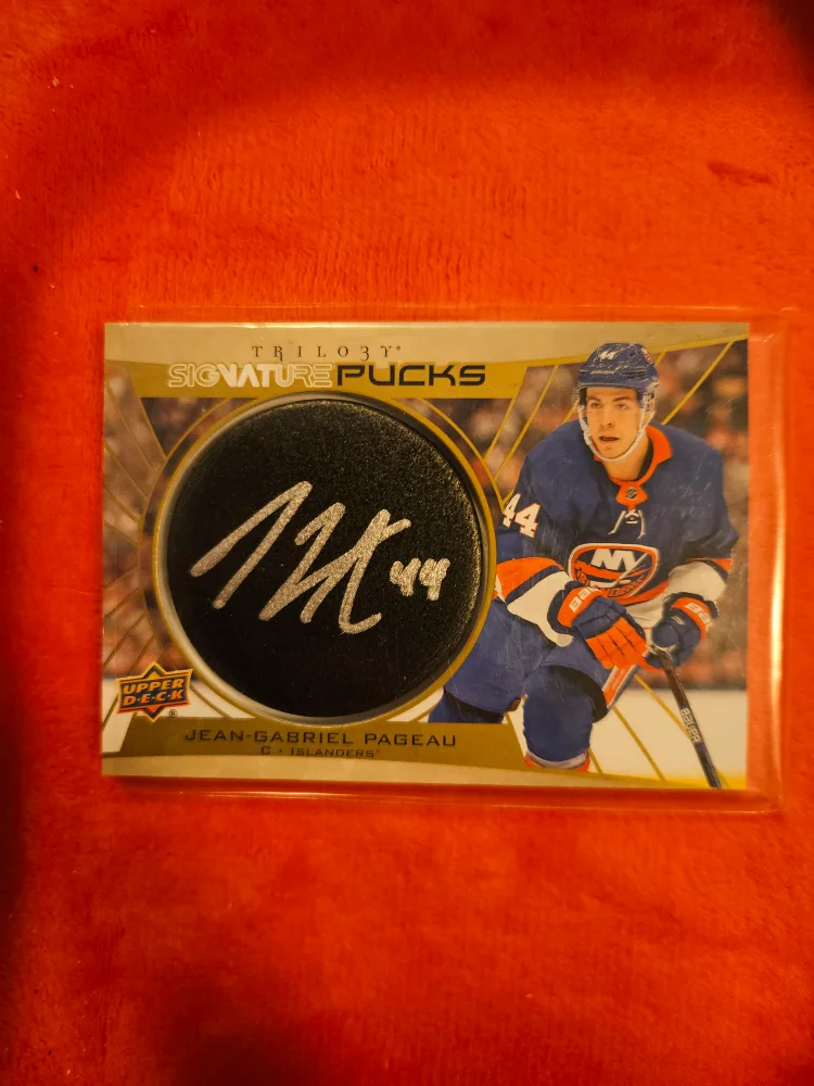 Hockey Trading Cards - Assorted image indicator(8)