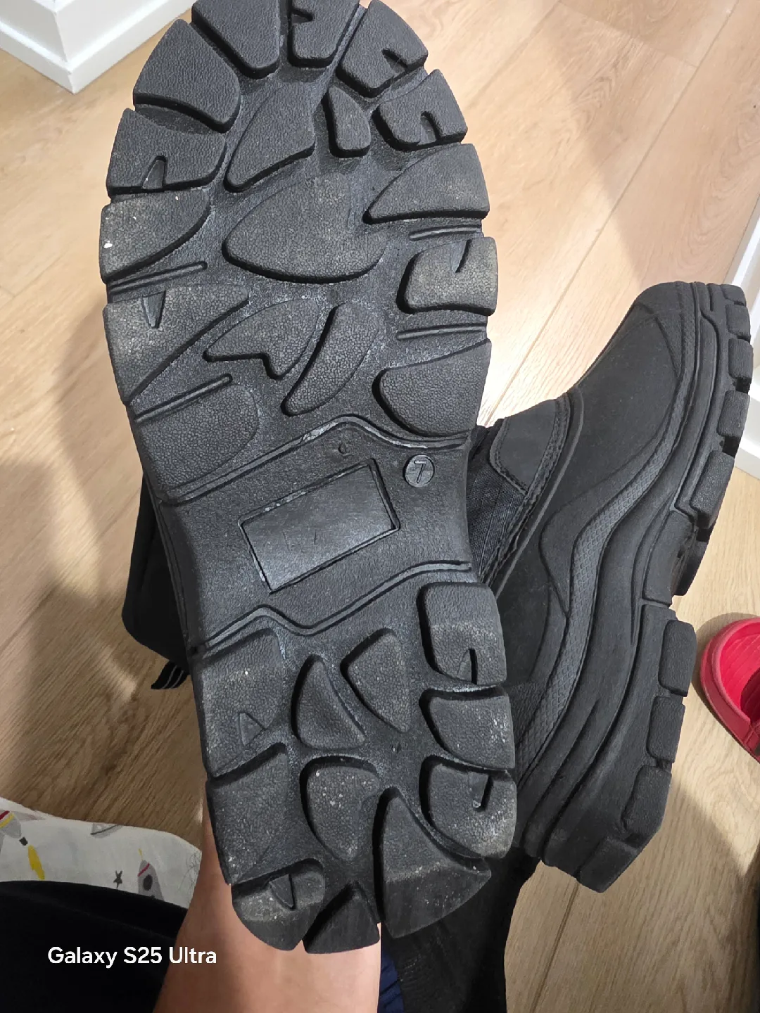 botas de invierno talla 7. image indicator(3)