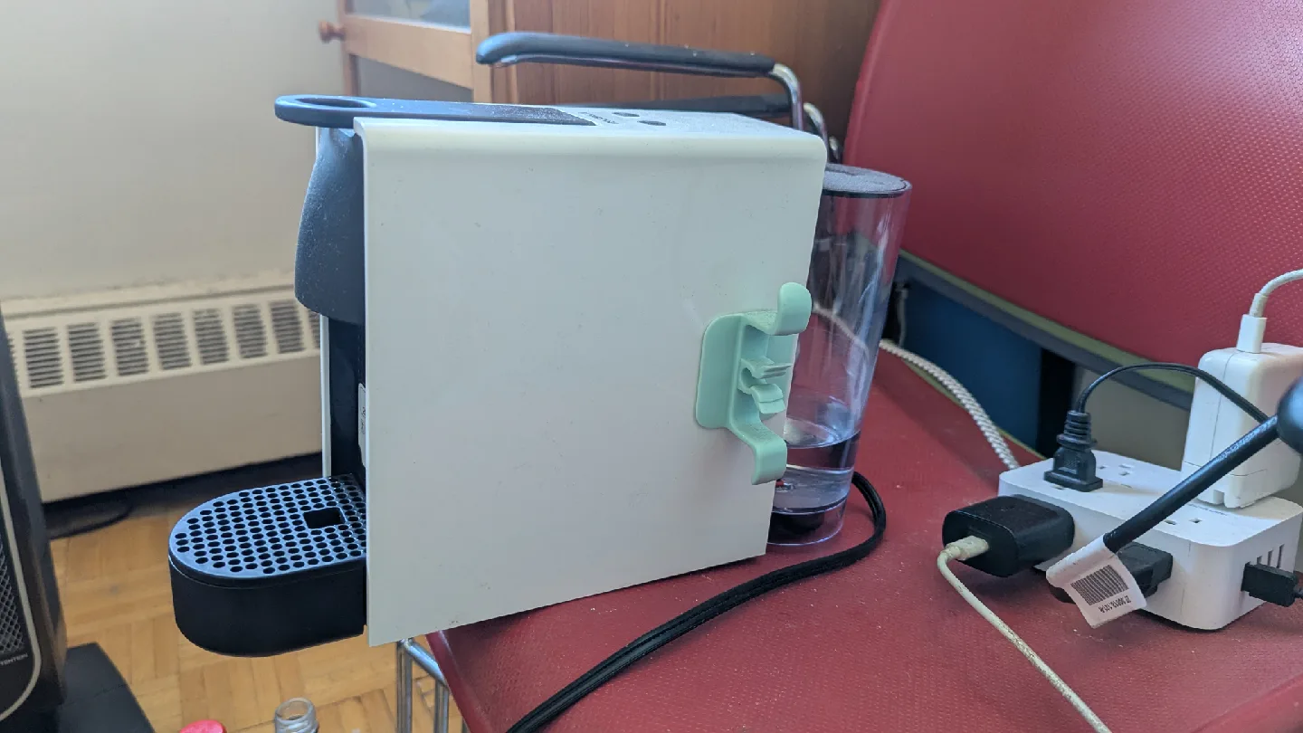 Nespresso Coffee Machine, MOVEOUT SALE thumbnail