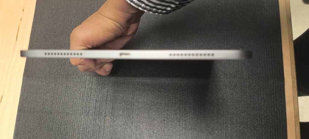 Apple iPad - photo 2