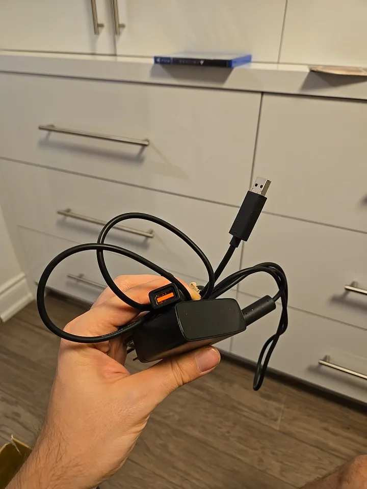 xbox 360 kinect sensor adapter. works fine image indicator(3)