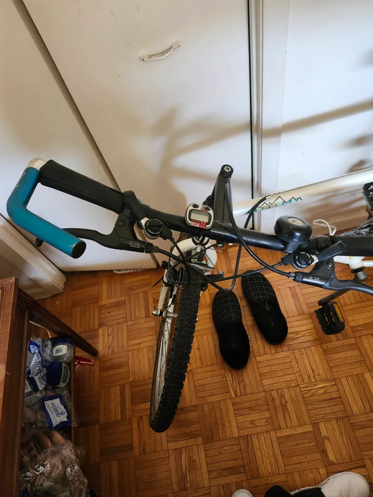 Trek 830 Mountain Bike image indicator(3)