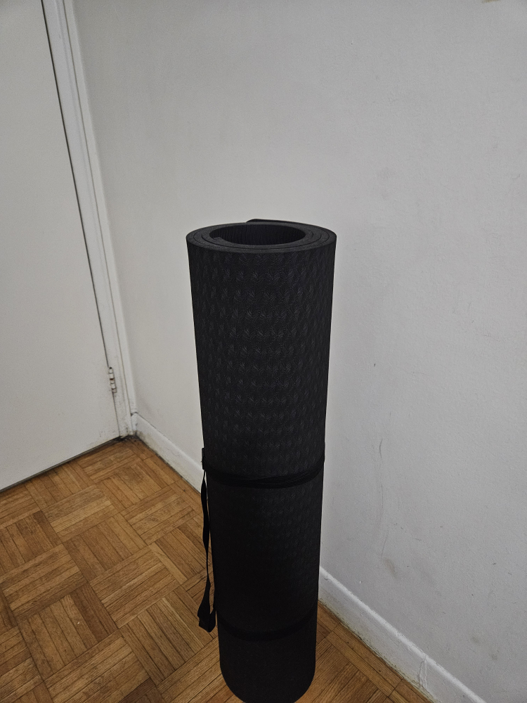 Selling Barely Used Large and Thick Exercise Yoga Mat!