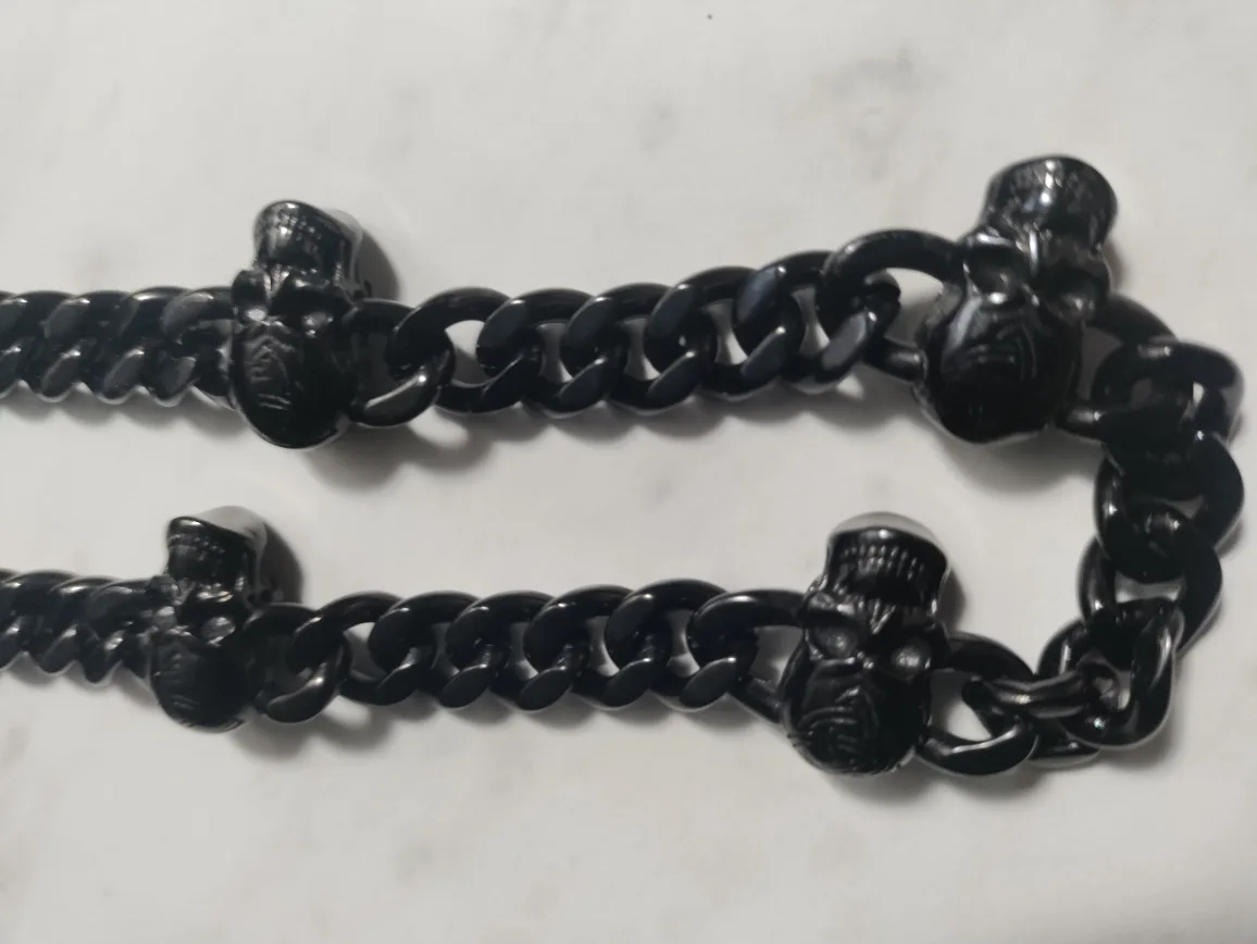Skull Chain Necklace - Black image indicator(2)