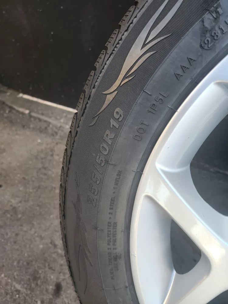 BMW 255/50R19 Wheels and Winter Tires image indicator(2)