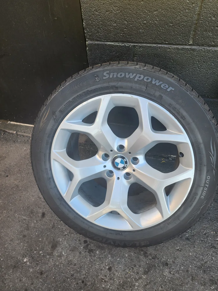 BMW 255/50R19 Wheels and Winter Tires image indicator(5)