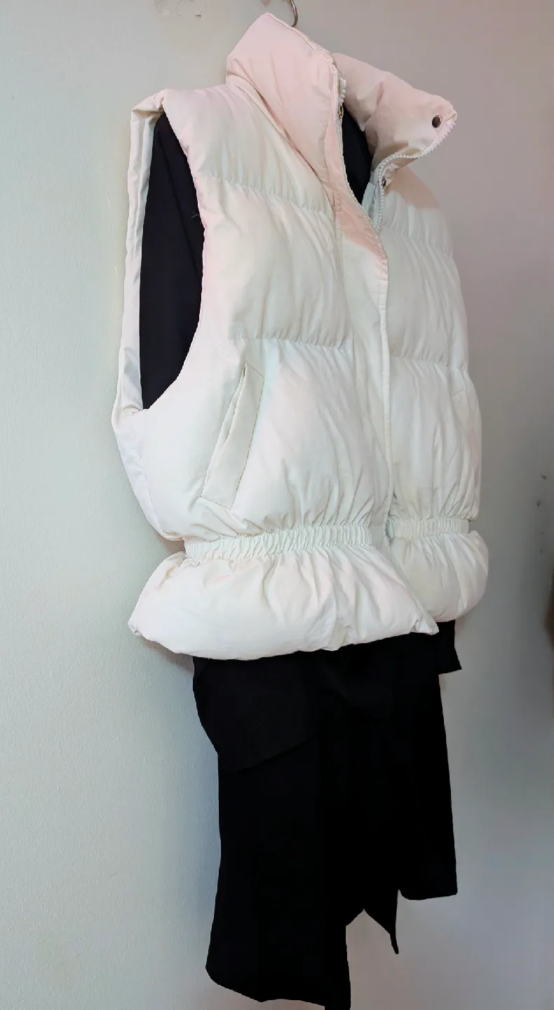 Cream Puffer Vest - Size S image indicator(3)