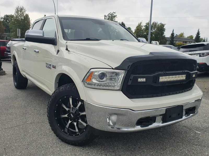 2017 Ram 1500 4X4 Laramie image indicator(9)