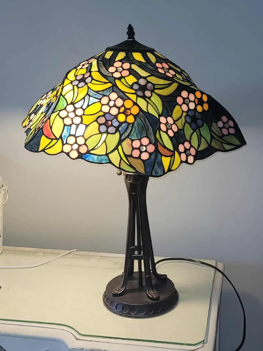 Tiffany Style Stained Glass Table Lamp image indicator(6)