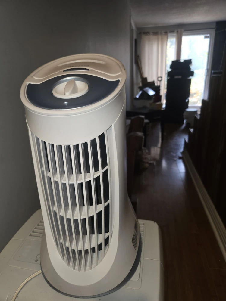 Honeywell HFD010C QuietClean Mini Tower Air Purifier - photo 3