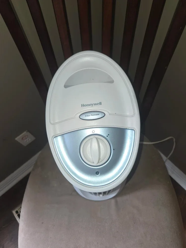 Honeywell HFD010C QuietClean Mini Tower Air Purifier image indicator(4)