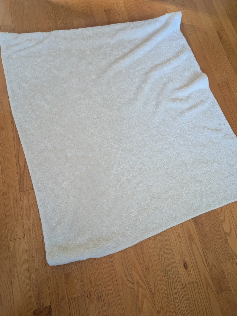 Couture throw blanket,  off white color🧡 image indicator(4)