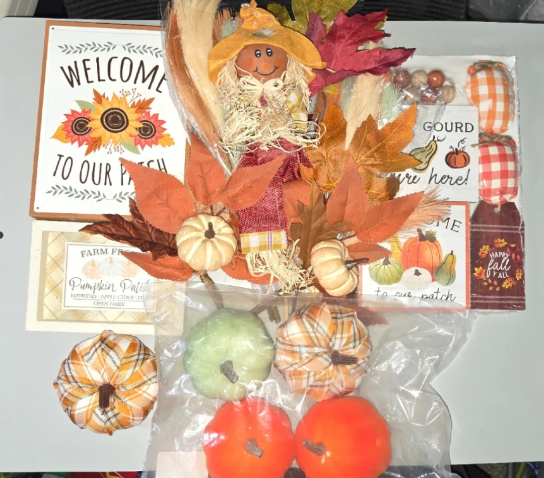 New Fall & Thanksgiving Decor Bundle - Lot B image indicator(2)