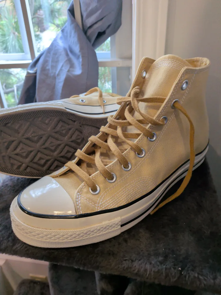 Converse Chuck Taylor All Star High Top - Size 10