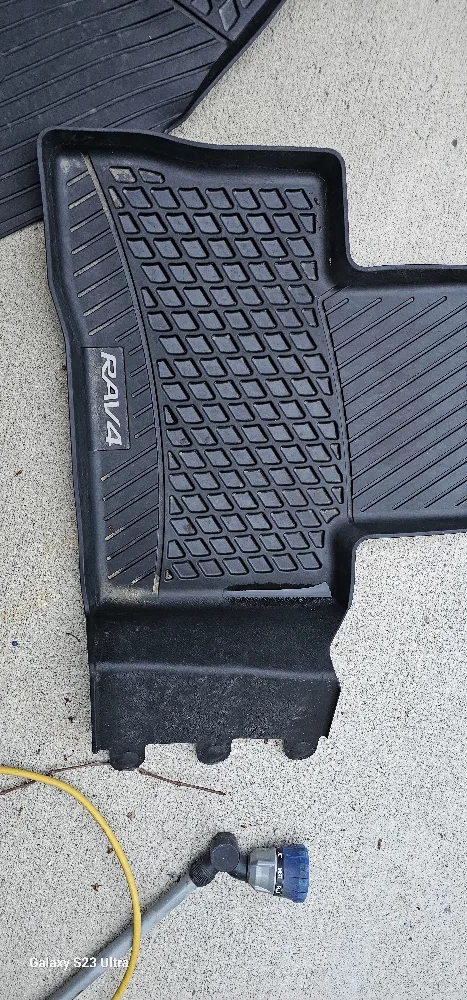 Toyota RAV4 Floor Mats - Black image indicator(4)