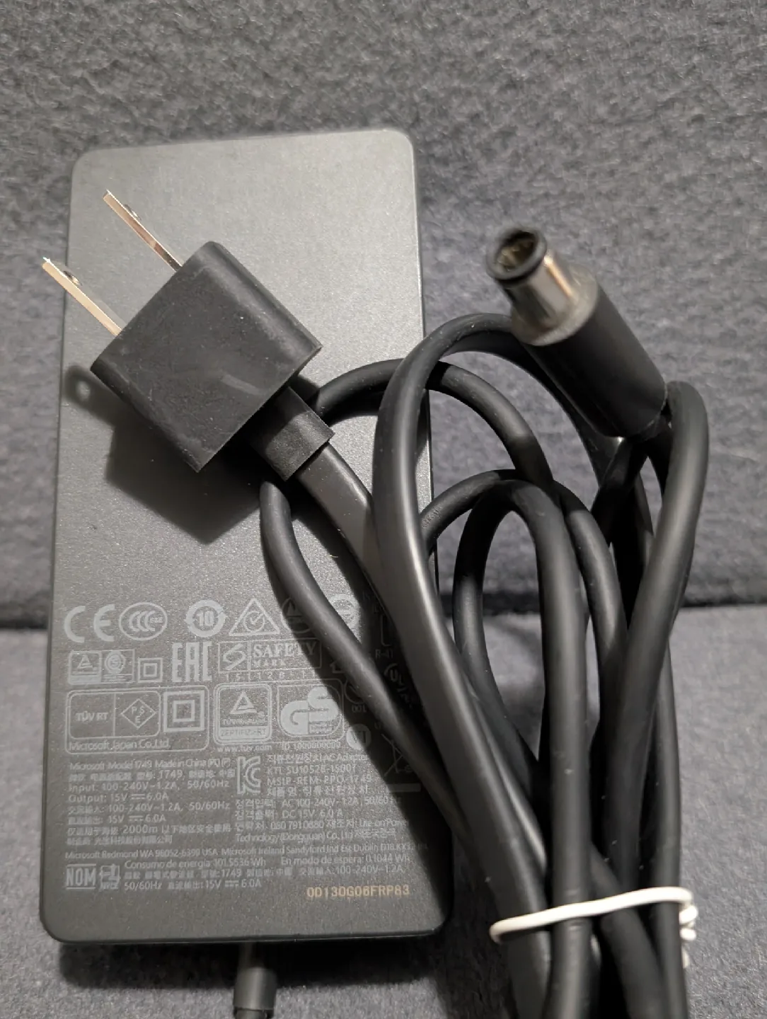 Microsoft Surface Dock Power Adapter image indicator(7)
