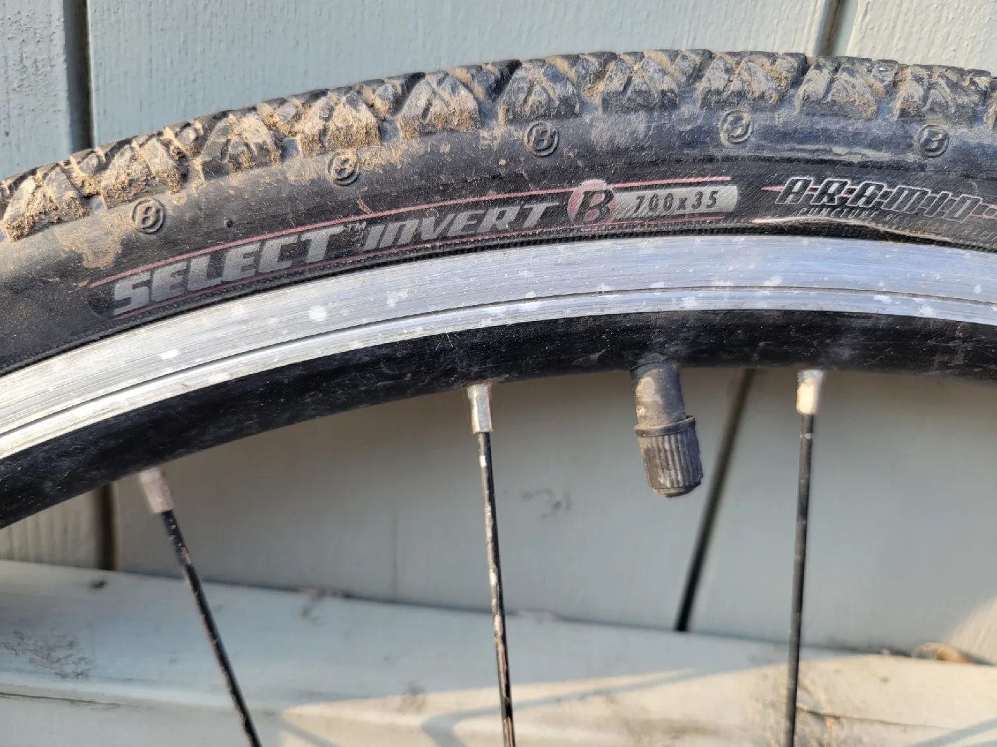 Bontrager Matrix 750 700x35c Bike Wheel image indicator(4)